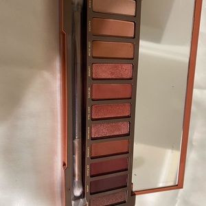 ⚡️Urban Decay Naked Heat Eyeshadow pallet ⚡️